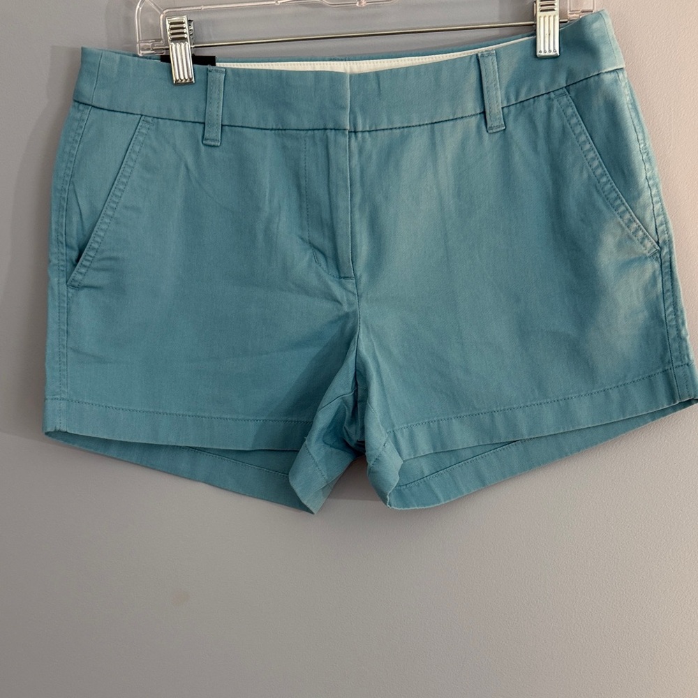 J. Crew women’s Cotton Chino 3 1/2  Shorts in light blue SZ8